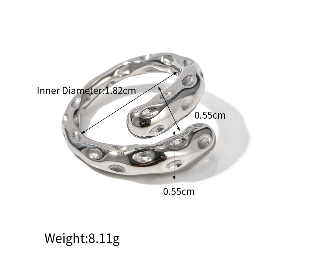 Uxia Ring