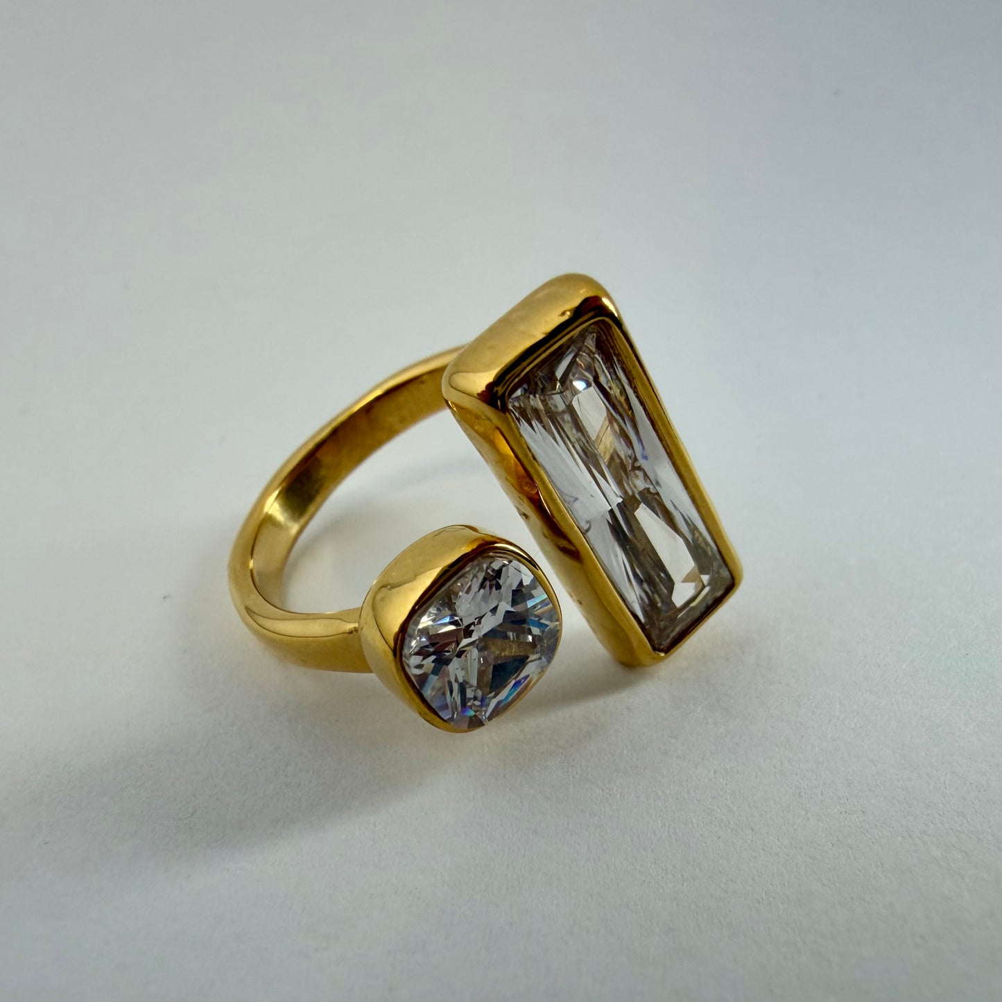 Leonora Ring